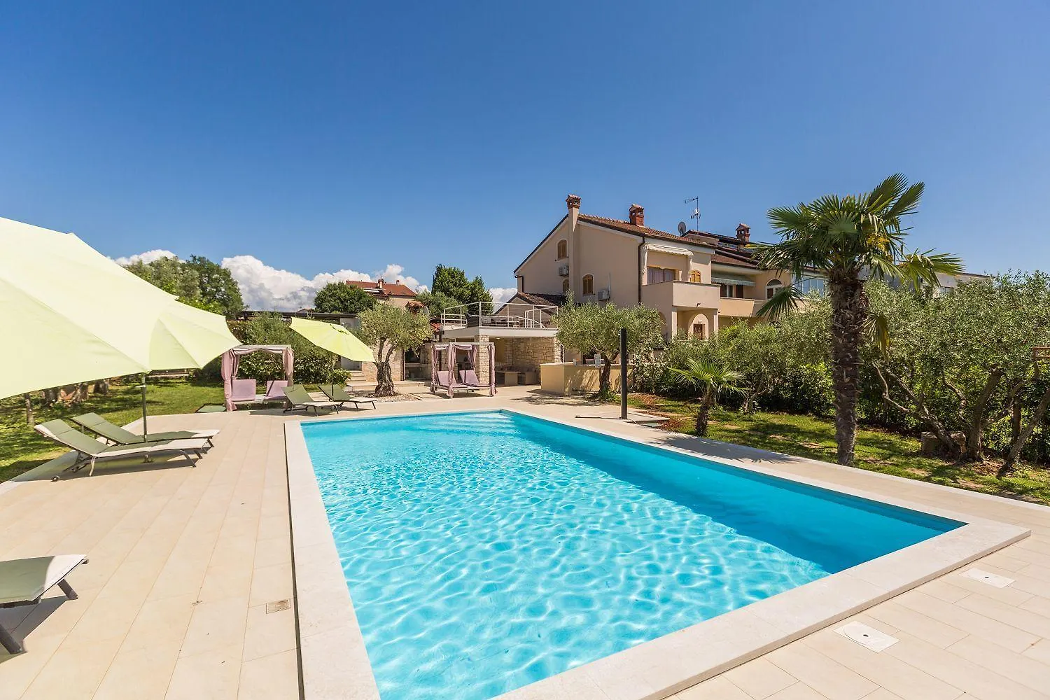 Idyllisches Apartment Nur 250 Meter Zum Strand Mit Pool, Meerblick, Grillbereich, Liegen Porec Croatia