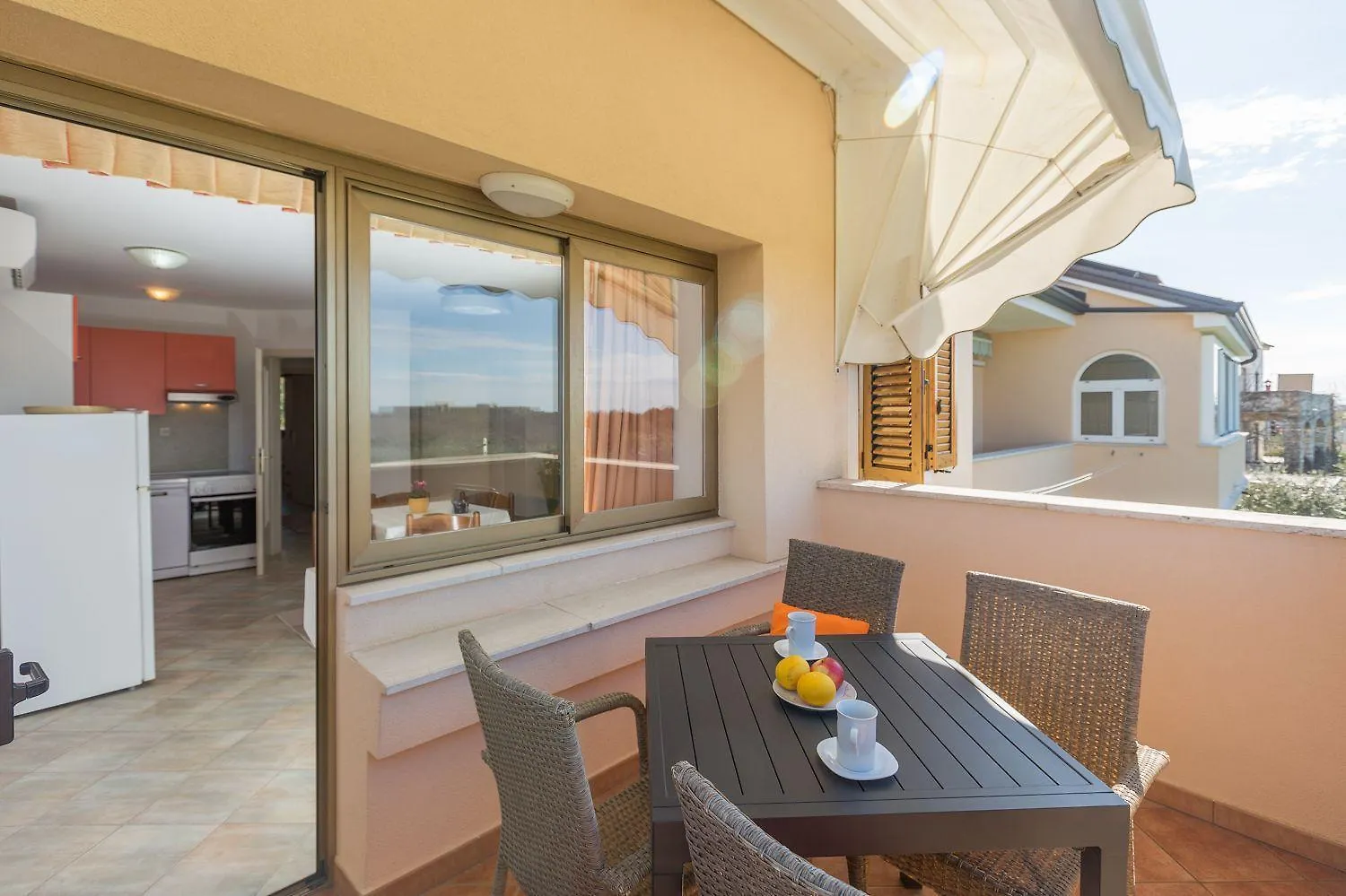 Idyllisches Apartment Nur 250 Meter Zum Strand Mit Pool, Meerblick, Grillbereich, Liegen Porec