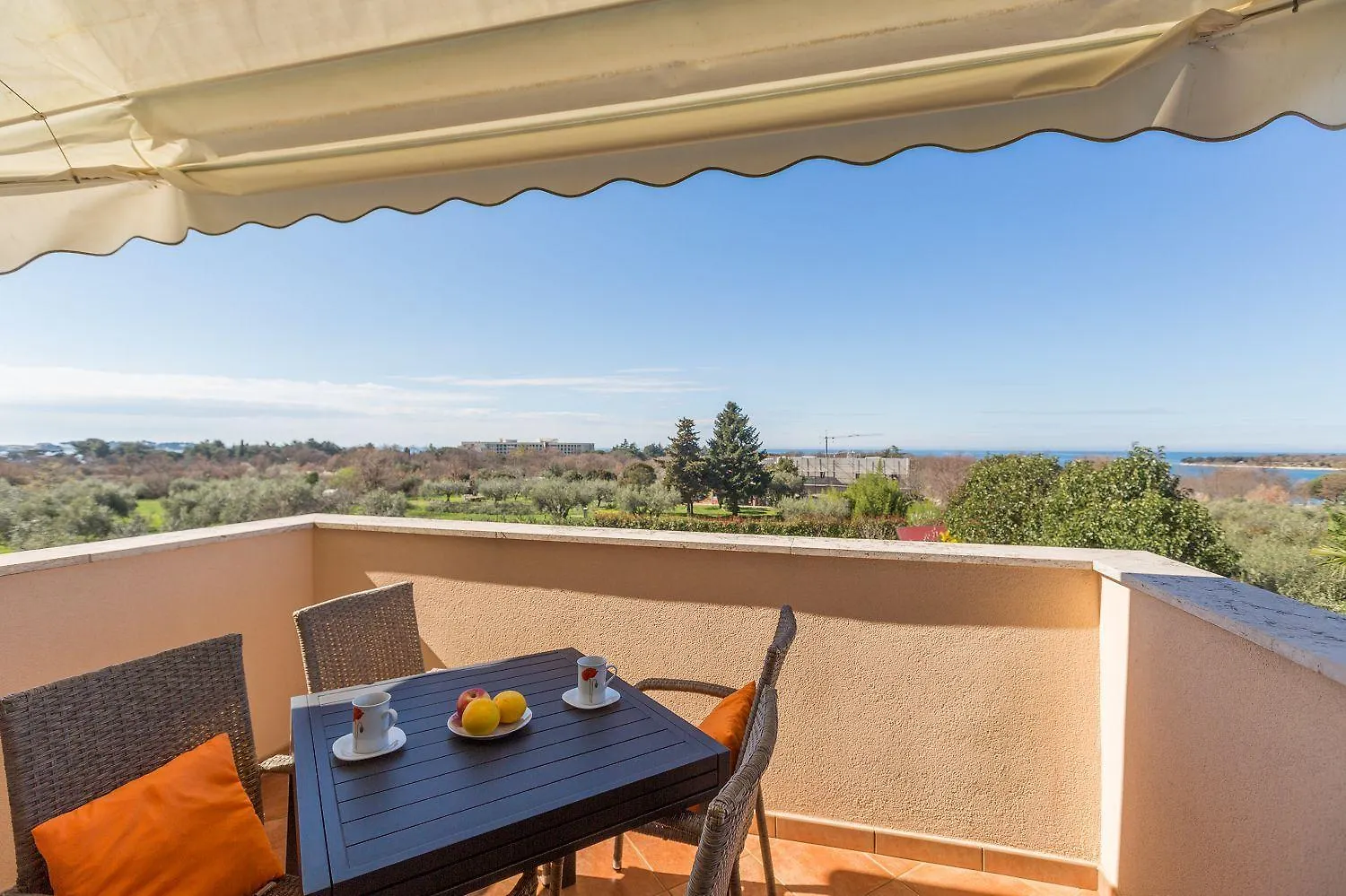 Idyllisches Apartment Nur 250 Meter Zum Strand Mit Pool, Meerblick, Grillbereich, Liegen Porec 0*,  Croatia